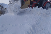 عملیات برف روبی وبازگشایی معابر روستاهای بخش باغ حلی توسط دهیاران