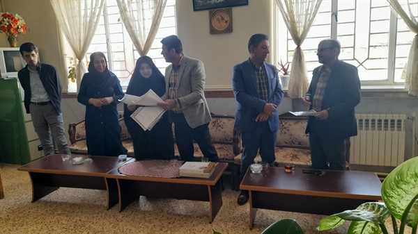 دیدار با معلمان مدارس مرکز بخش به مناسبت گرامیداشت روز معلم