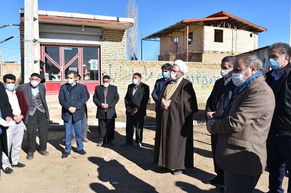 حضور امام جمعه، نماینده مردم شهرستان در مجلس شورای اسلامی، فرماندار و جمعی از مسئولان شهرستان ایجرود در روستای ایچ و بررسی مسائل و مشکلات این روستا