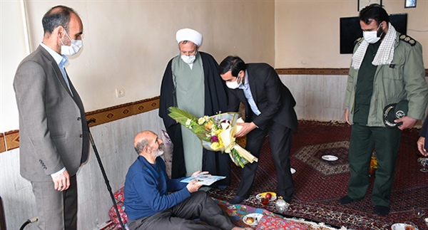 دیدار امام جمعه ،فرماندار و جمعی از مسئولان شهرستان ایجرود با جانبازان جنگ تحمیلی شهرستان ایجرود