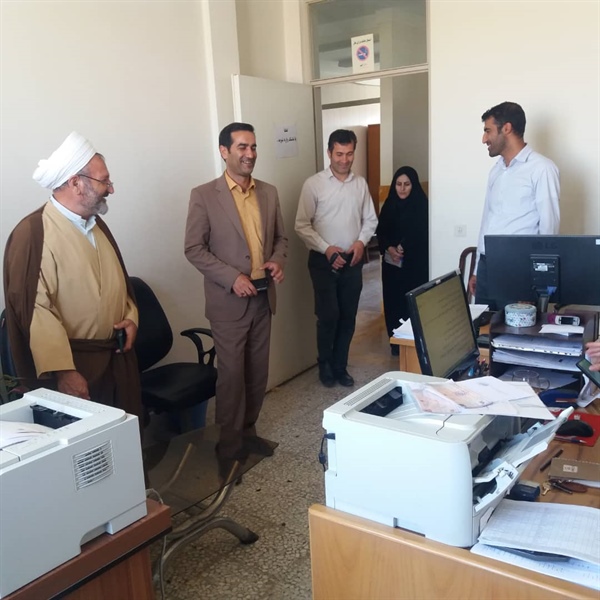 بازدید سرزده امام جمعه و فرماندار شهرستان از شبکه بهداشت