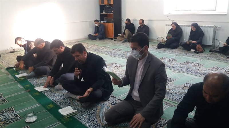برگزاری مراسم زیارت عاشورا در محل فرمانداری شهرستان