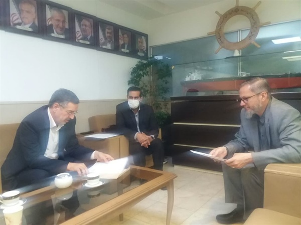حضور دکتر خاتمی نماینده مجلس و فرماندار شهرستان در وزارت راه و شهرسازی