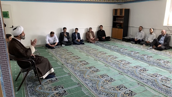 ولایتمداری در خدمتگزاری، محور نشست معنوی کارکنان فرمانداری ایجرود