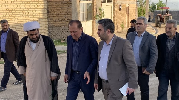 آغاز عملیات اجرایی پروژه آسفالت‌ریزی راه های روستایی از روستای خاکریز شهرستان ایجرود