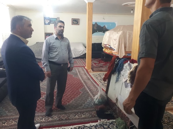 بازدید سرپرست فرمانداری ایجرود و معاون امور برنامه ریزی و عمرانی فرمانداری از کارگاه فرشبافی روستای کوسه لر