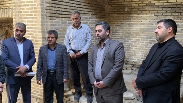 بازدید سرپرست فرمانداری ایجرود و اعضای شورای تأمین از حمام تاریخی روستای خوئین