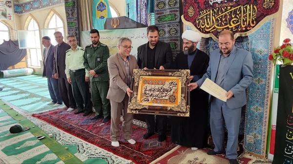 نماز جمعه امروز شهر سجاس با حضور مسئولین و عموم اهالی شهید پرور بخش سجاسرود برگزار شد