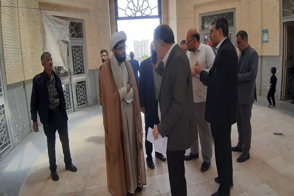 دیدار مردمی استاندار زنجان و مدیرکل بازرسی در مصلی نماز جمعه 1402/03/05